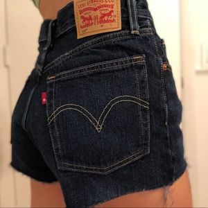 Levi mid rise shorts